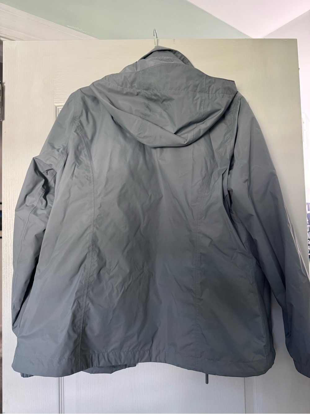 The North Face Womens Light Gray Hooded Rain Jacket - Picture 5 of 6